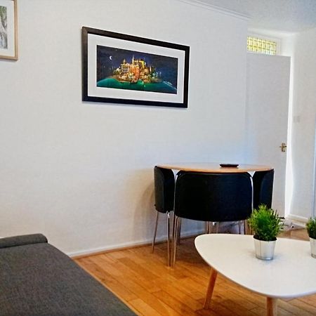 Very Central Location- Free Parking - 2 Bedrooms Belfast Dış mekan fotoğraf
