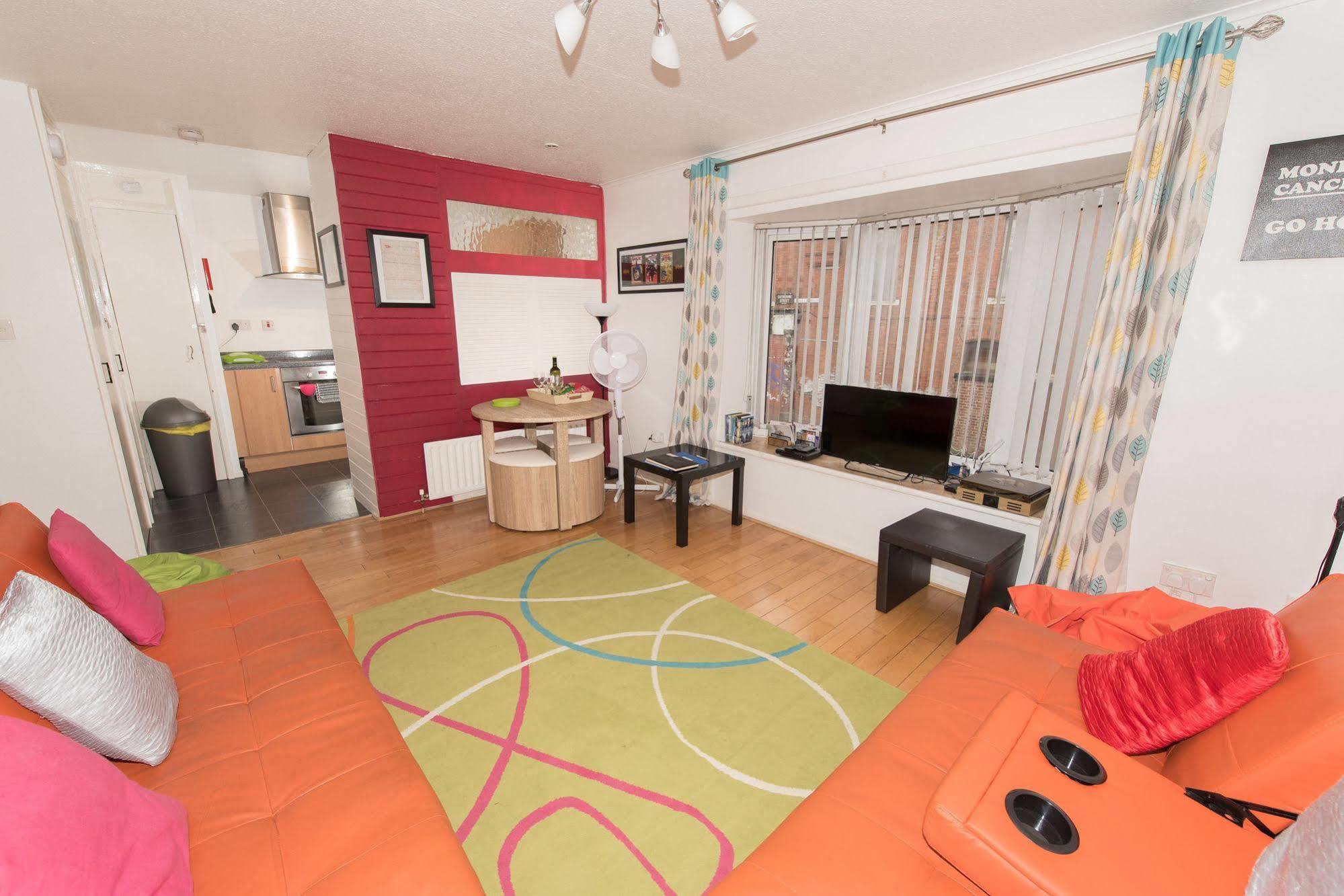 Very Central Location- Free Parking - 2 Bedrooms Belfast Dış mekan fotoğraf