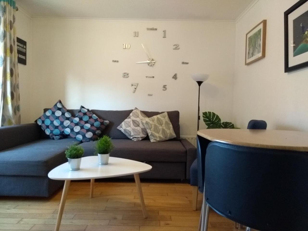 Very Central Location- Free Parking - 2 Bedrooms Belfast Dış mekan fotoğraf